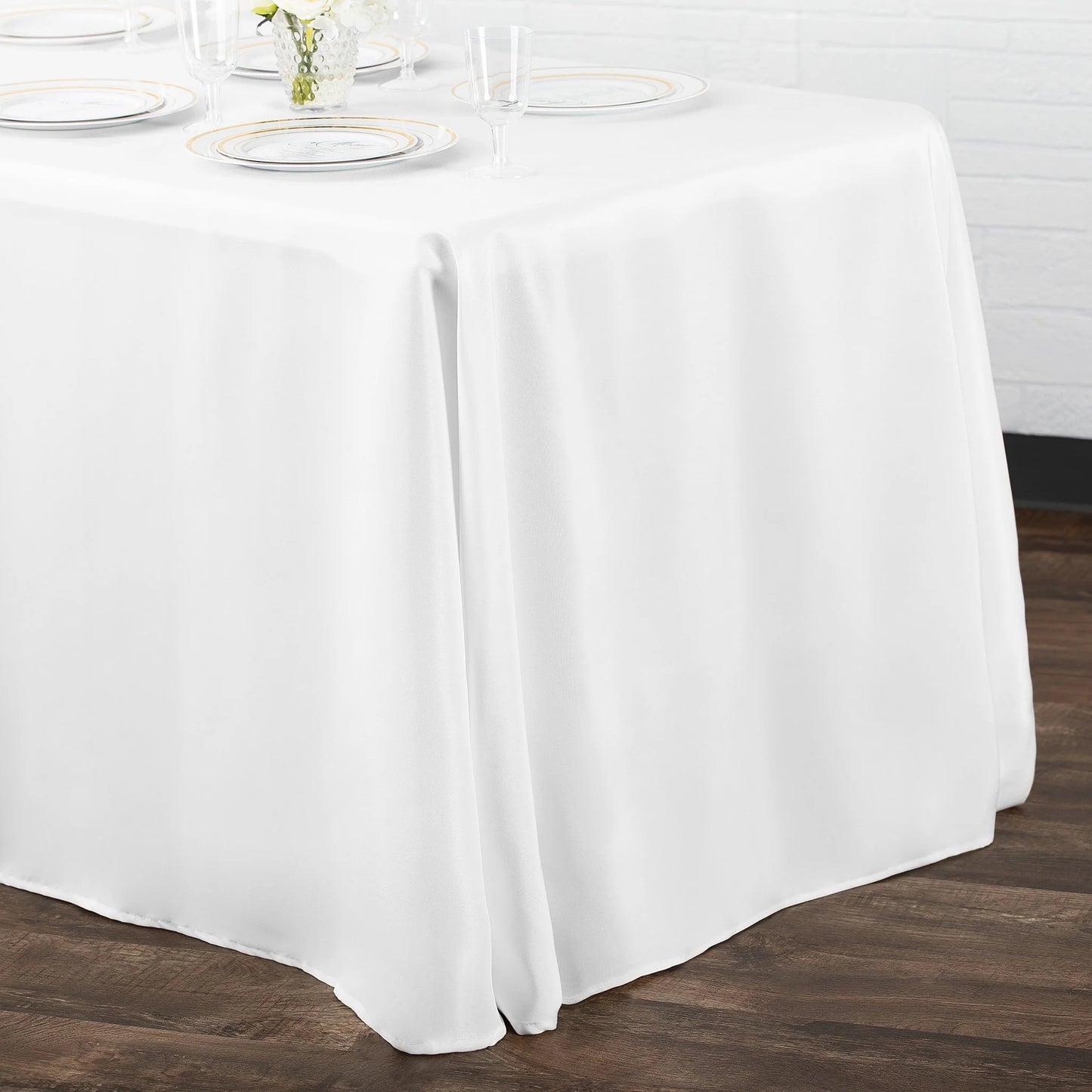 Premium Table Linen Rentals | 132 inch Round White